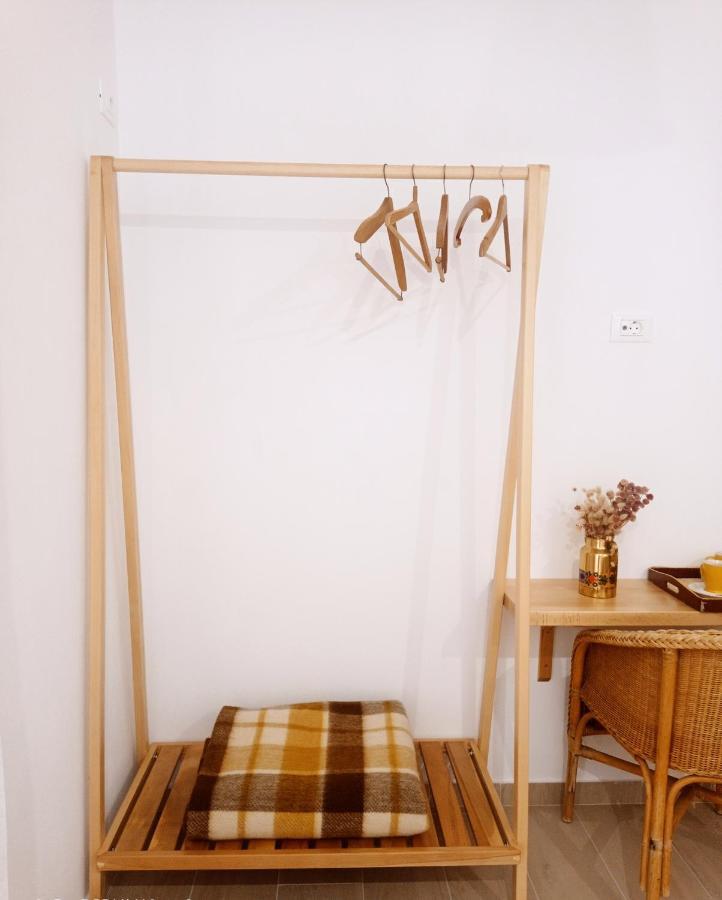 Elea Guesthouse Himare Bagian luar foto