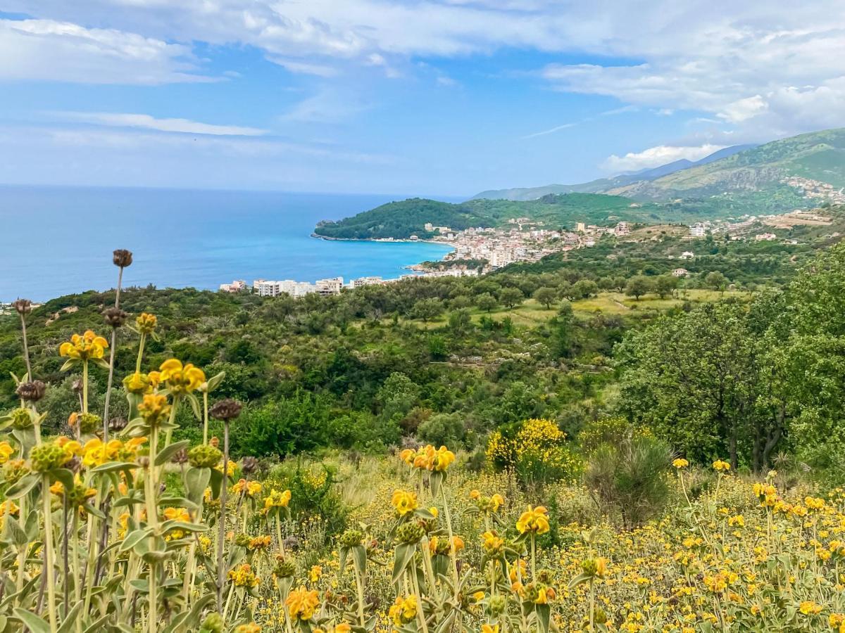 Elea Guesthouse Himare Bagian luar foto
