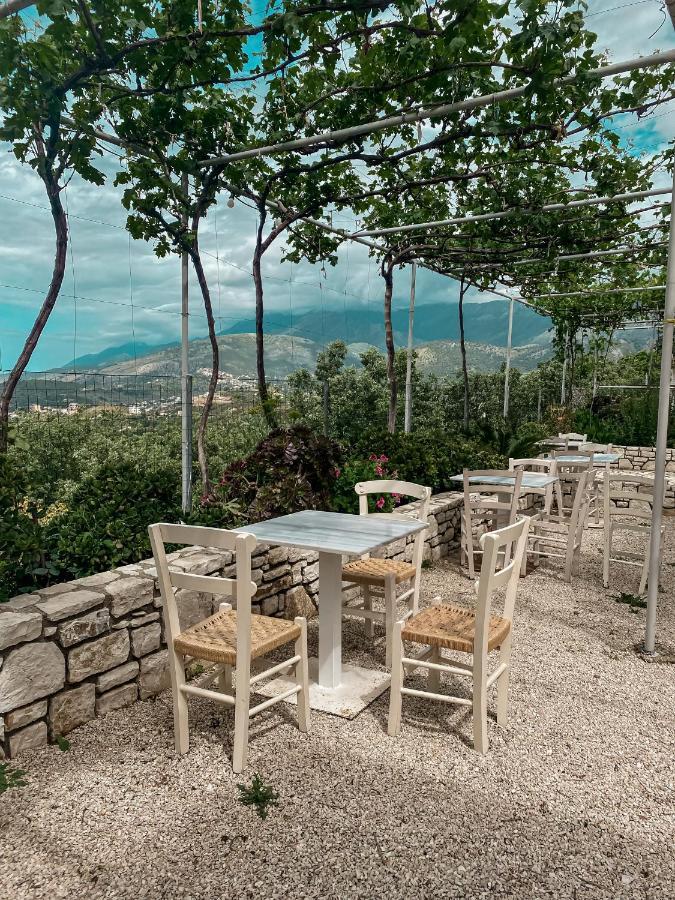 Elea Guesthouse Himare Bagian luar foto