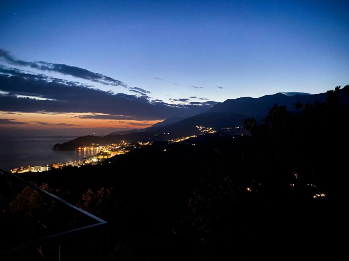 Elea Guesthouse Himare Bagian luar foto