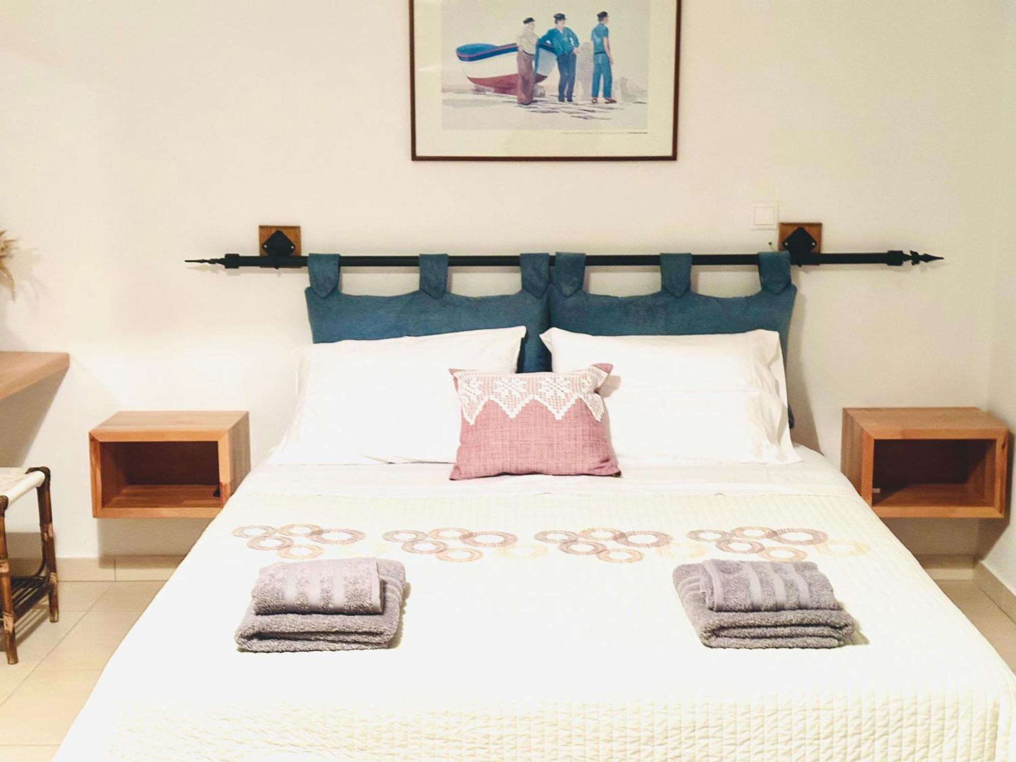 Elea Guesthouse Himare Bagian luar foto