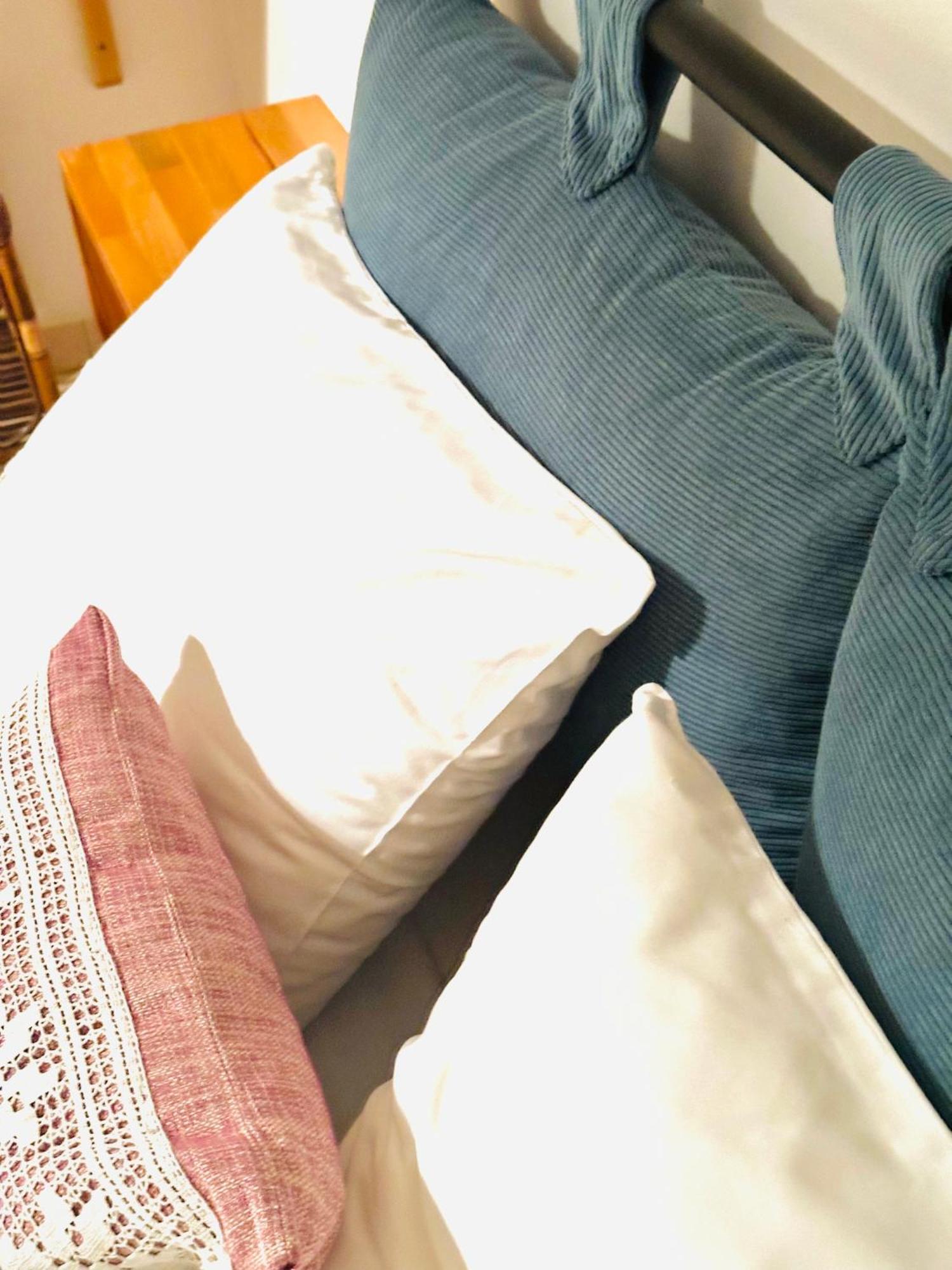 Elea Guesthouse Himare Bagian luar foto