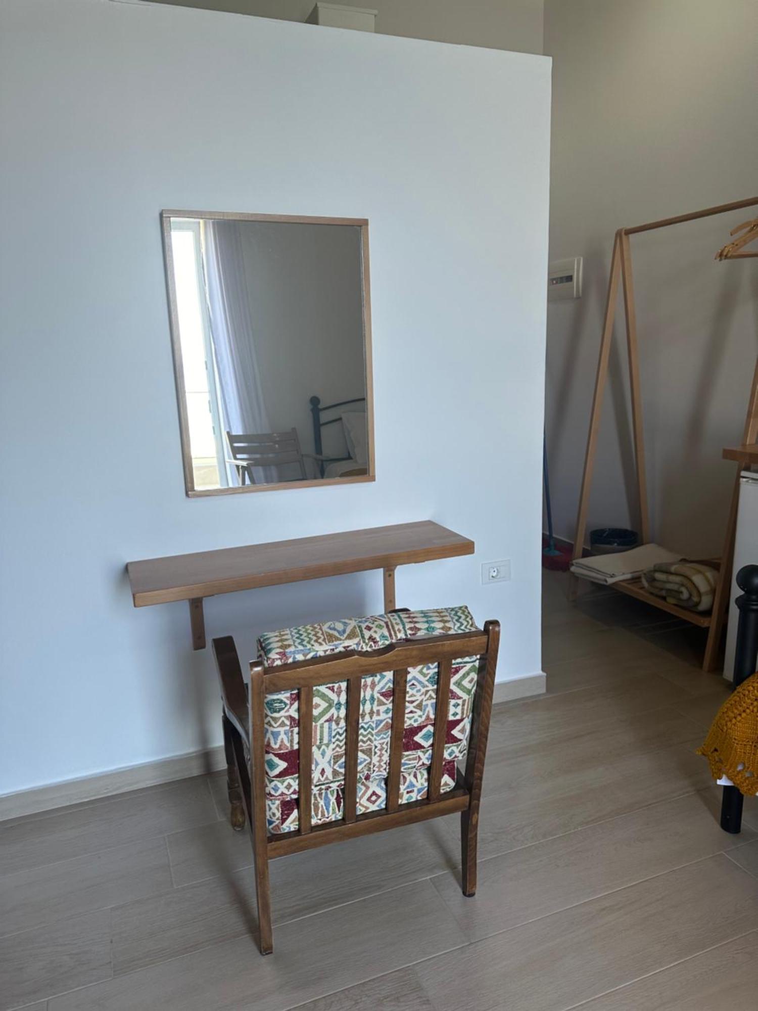 Elea Guesthouse Himare Bagian luar foto